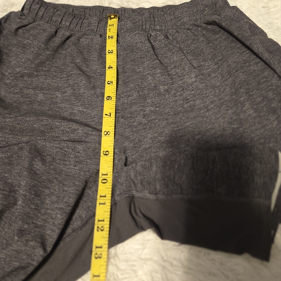 Lululemun Short Men's Gray Size Small - Picture 4 of 8